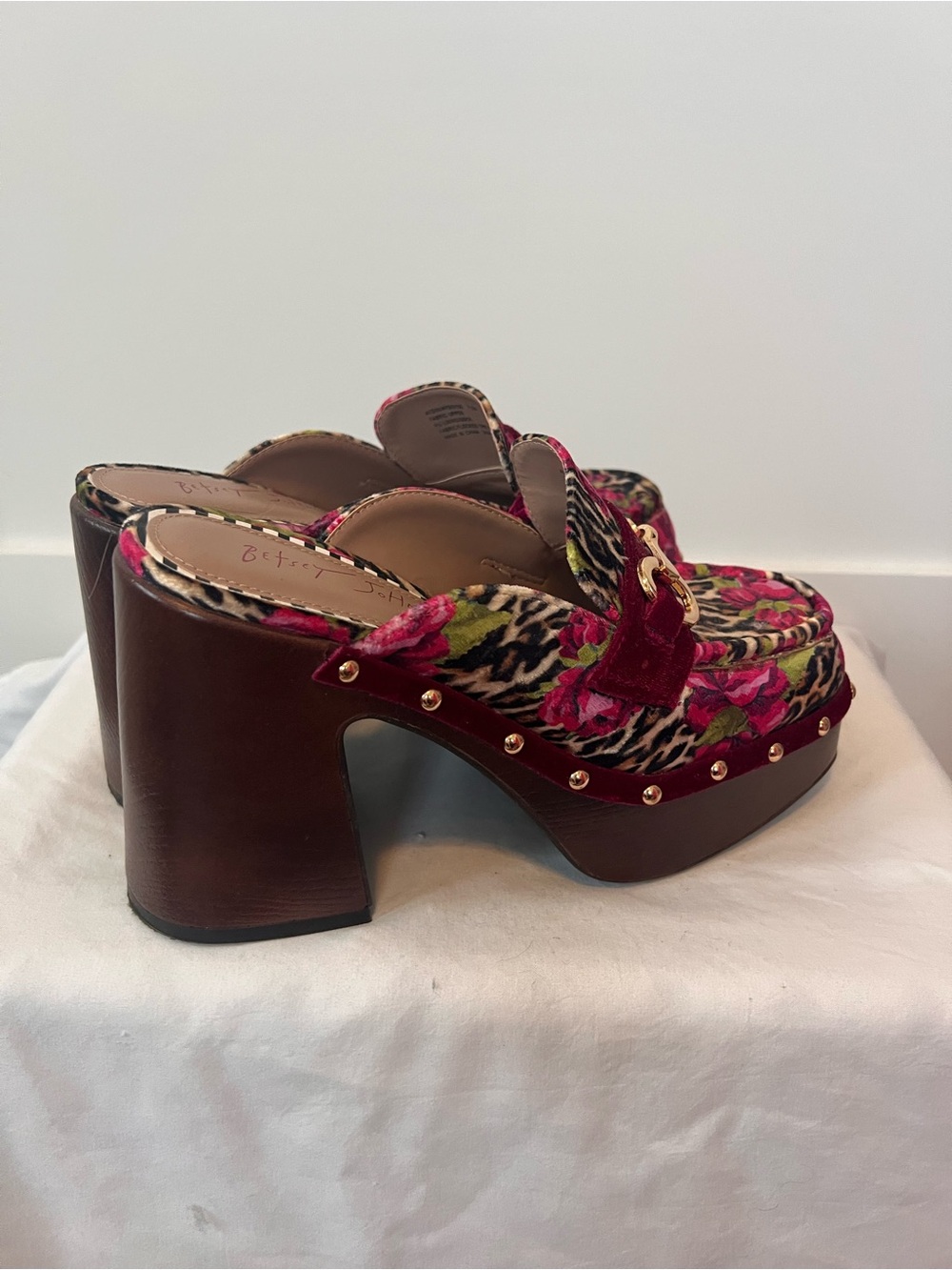Betsey Johnson Floral Leopard Platform Mules in Fuchsia - Picture 4 of 5